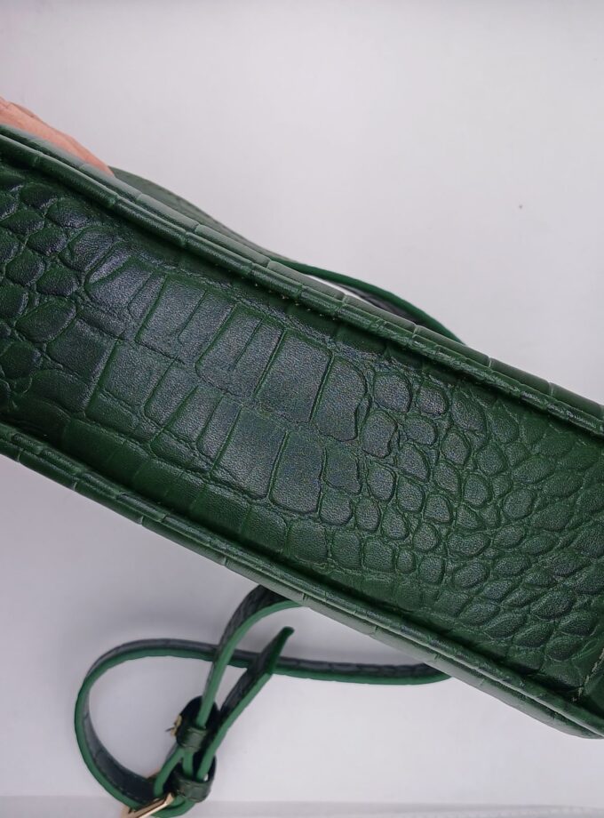 کیف دوشی زنانه چرم طبیعی مگنت وسط کد p131