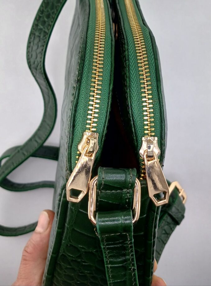 کیف دوشی زنانه چرم طبیعی مگنت وسط کد p131